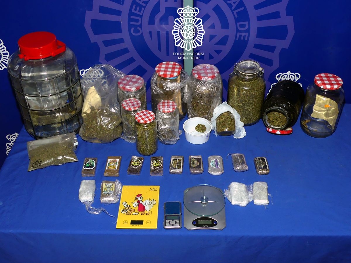 Detenido un varón como presunto autor de un delito de tráfico de drogas